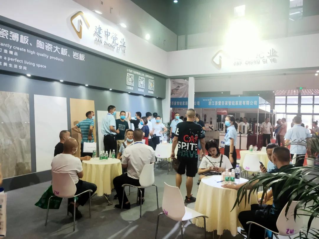 高定風(fēng)口下，巖板是否會(huì)成為瓷磚行業(yè)進(jìn)軍定制家居產(chǎn)業(yè)的“殺手锏”？(圖6)